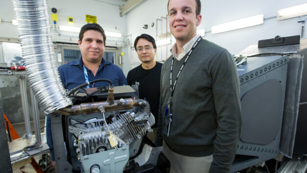Neutrons peer into a running engine