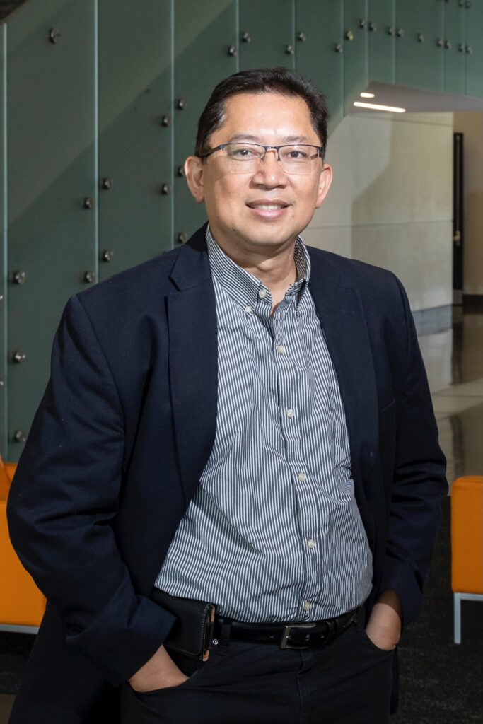 Rigoberto "Gobet" Advincula at Joint Institute for Advanced Materials