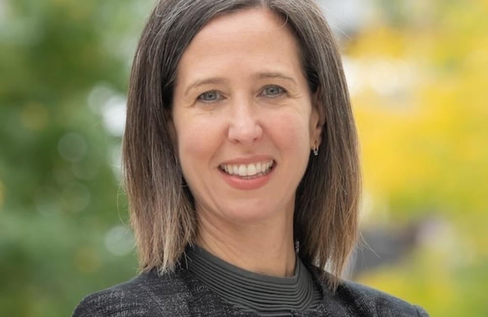 Portrait of Alexis Abramson.